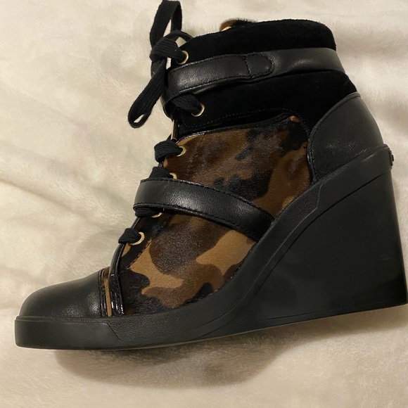 Micheal Kors Combat Wedge - Picture 6 of 8
